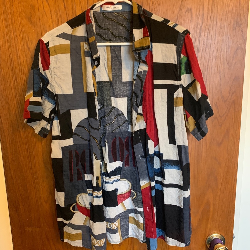 Fun button up shirt 🌈